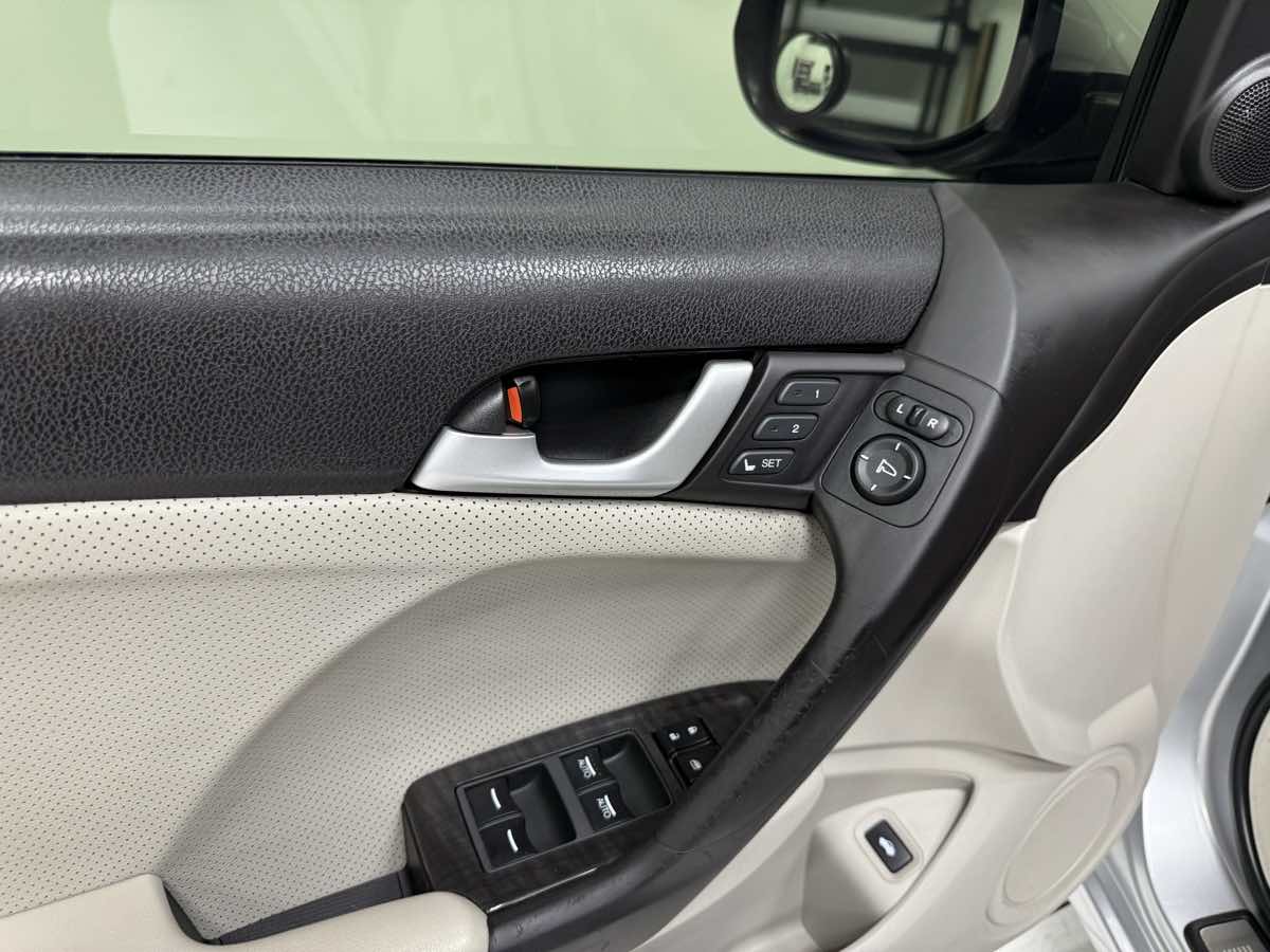 2014 Acura TSX photo 9