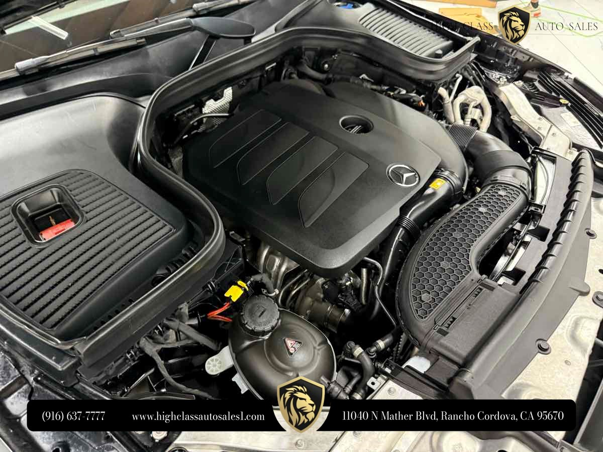 2022 Mercedes-Benz GLC GLC300 - Photo 39
