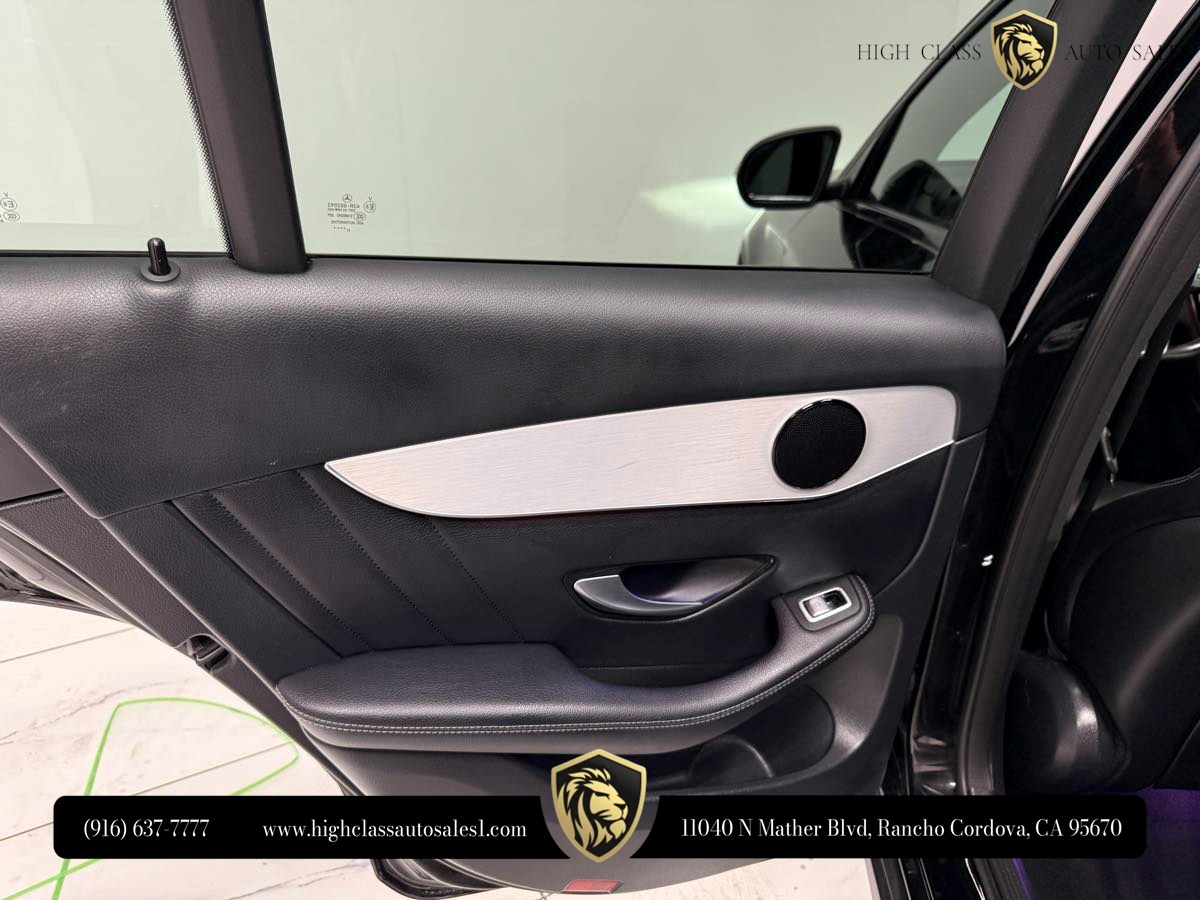 2022 Mercedes-Benz GLC GLC300 - Photo 12