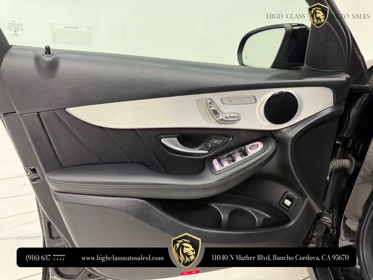 2022 Mercedes-Benz GLC GLC300 - Photo 7