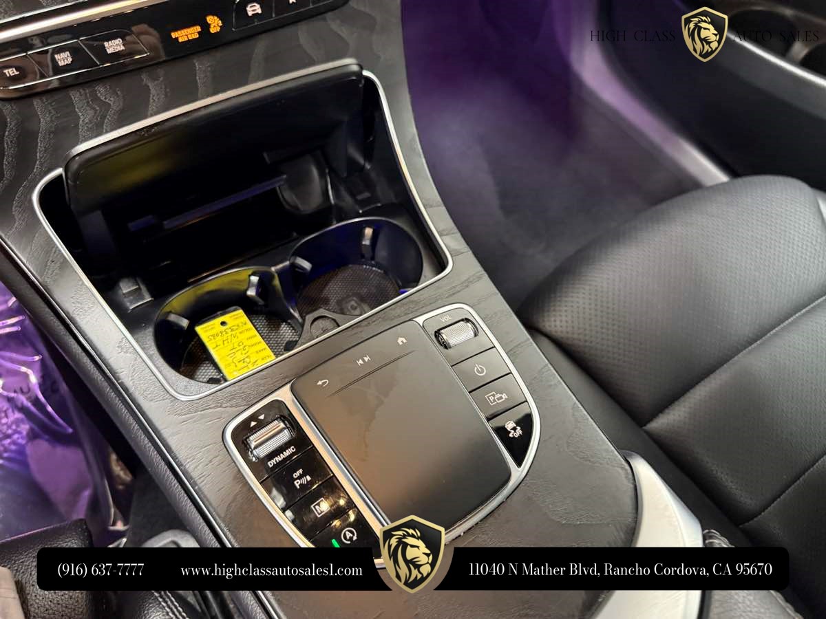 2022 Mercedes-Benz GLC GLC300 - Photo 33