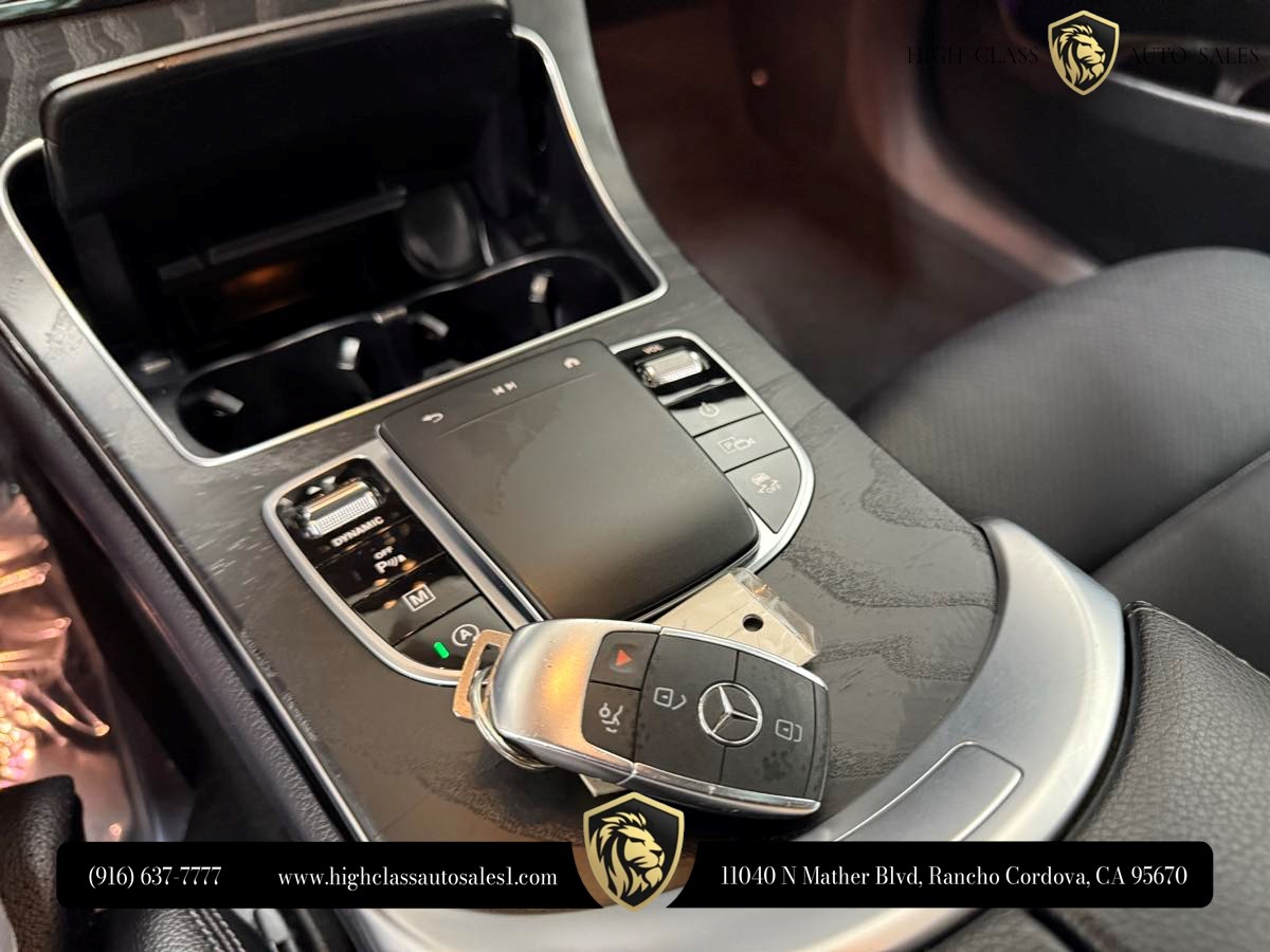 2022 Mercedes-Benz GLC GLC300 - Photo 34