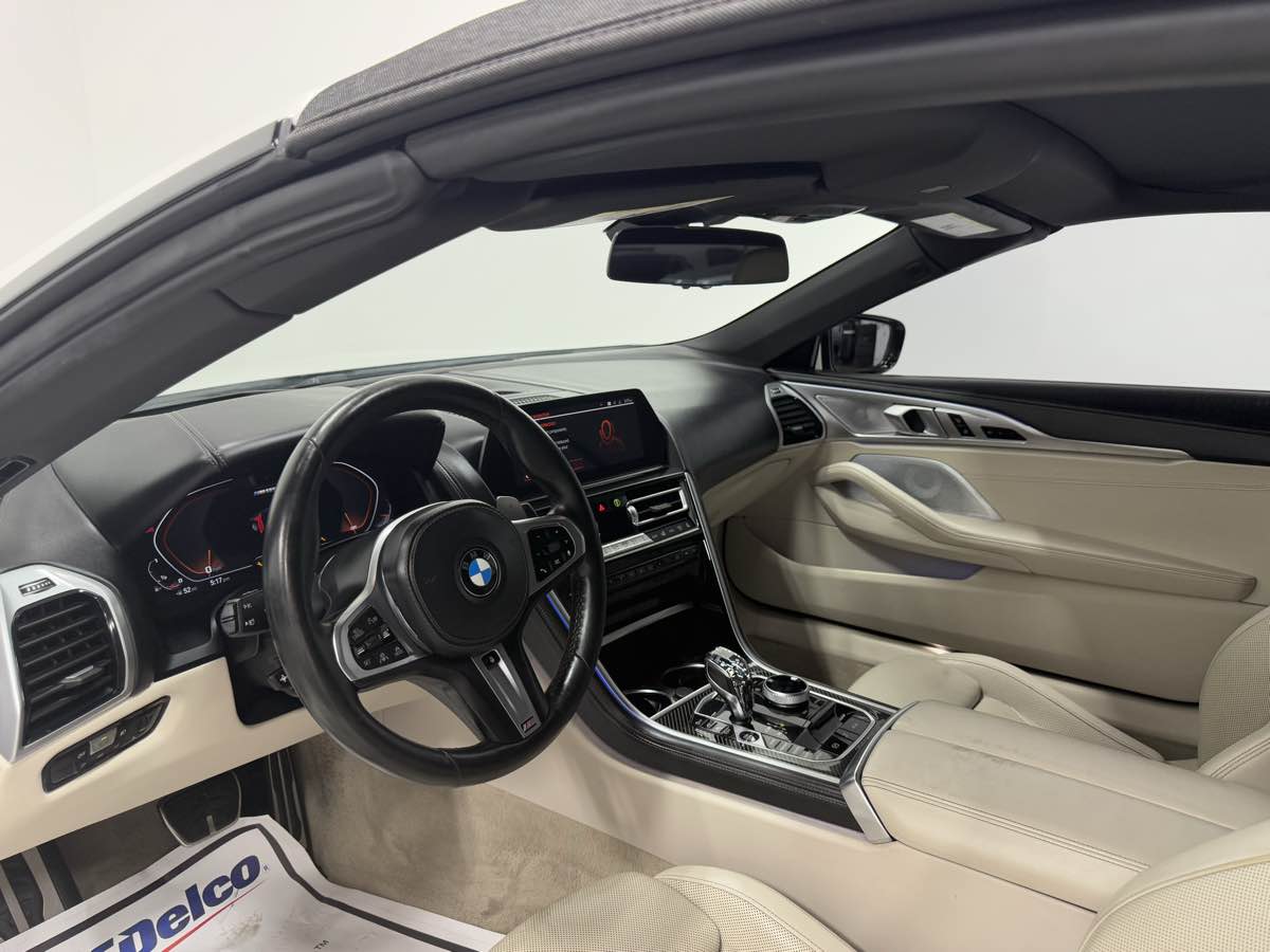2022 BMW 8 Series M850i - Photo 9
