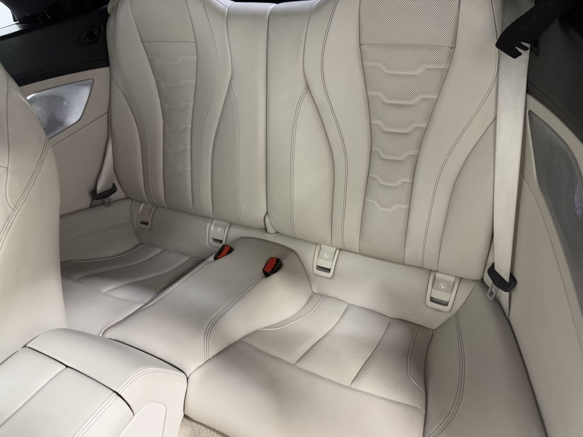 2022 BMW 8 Series M850i - Photo 13