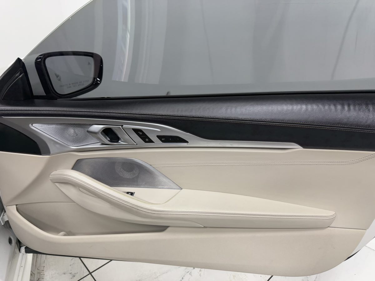 2022 BMW 8 Series M850i - Photo 14