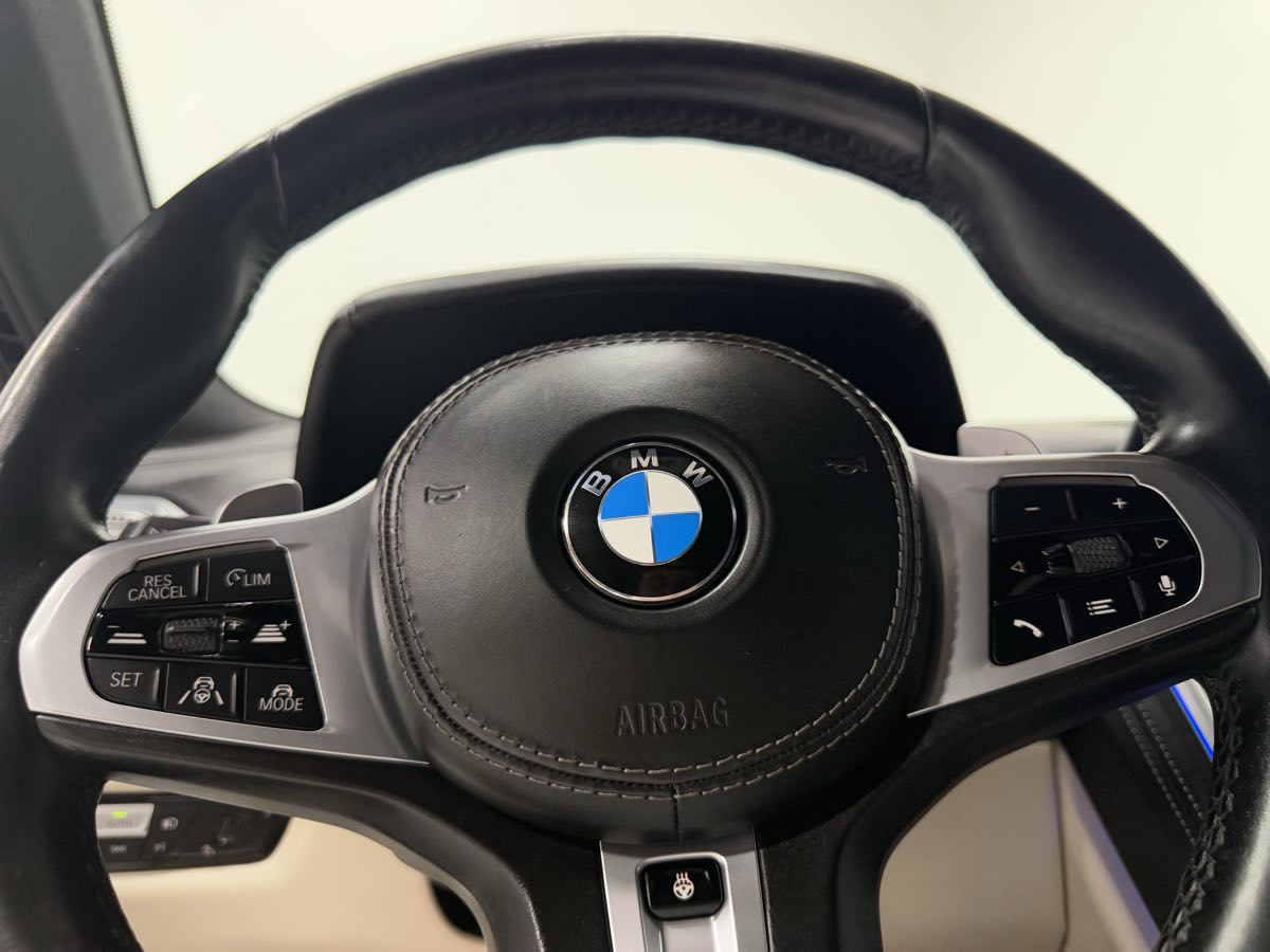 2022 BMW 8 Series M850i - Photo 21