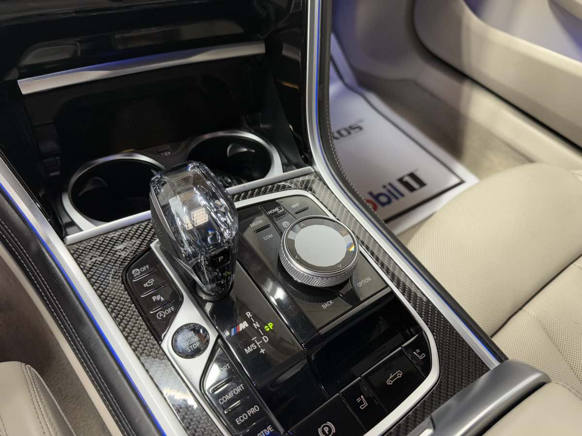 2022 BMW 8 Series M850i - Photo 26