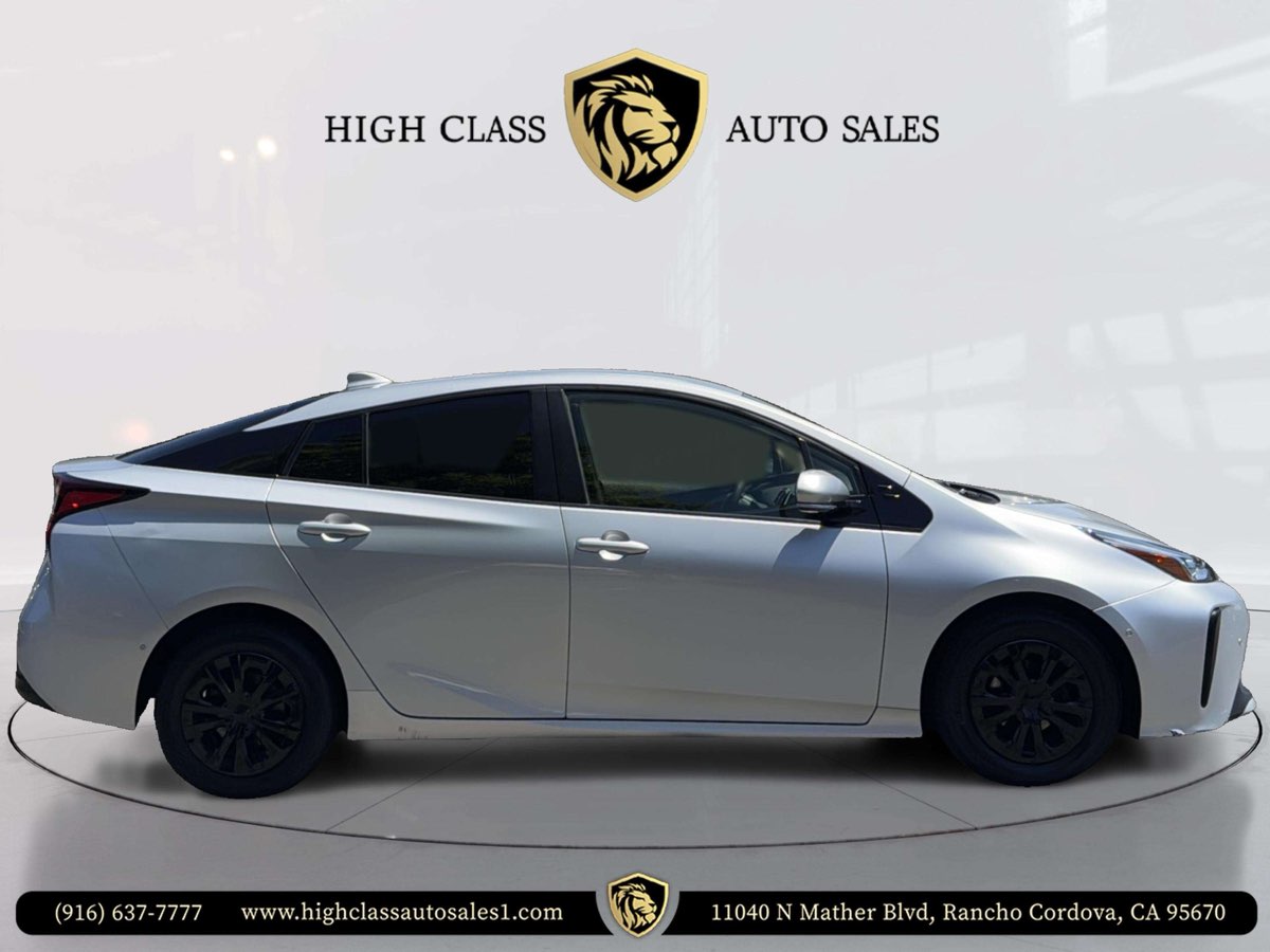 2020 Toyota Prius L Eco photo 4