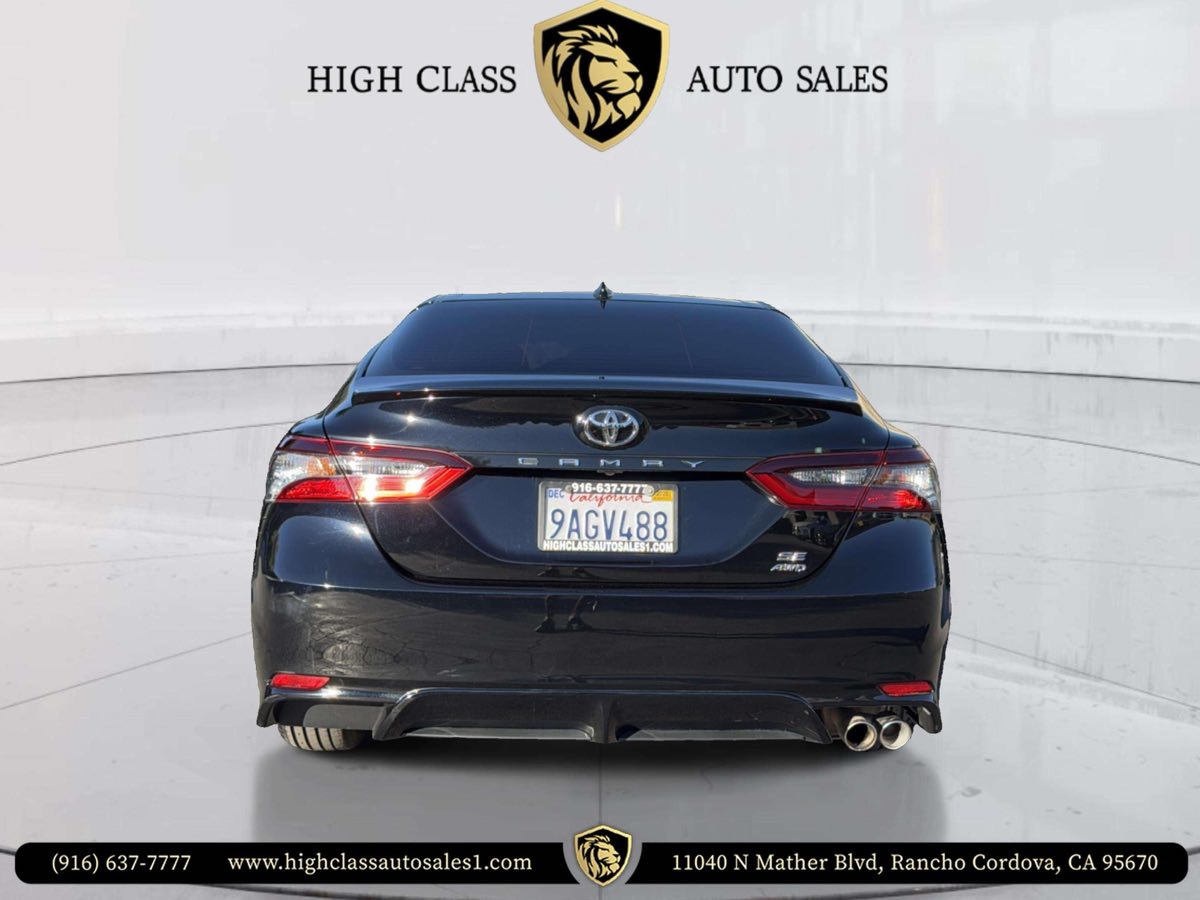 2022 Toyota Camry SE photo 4