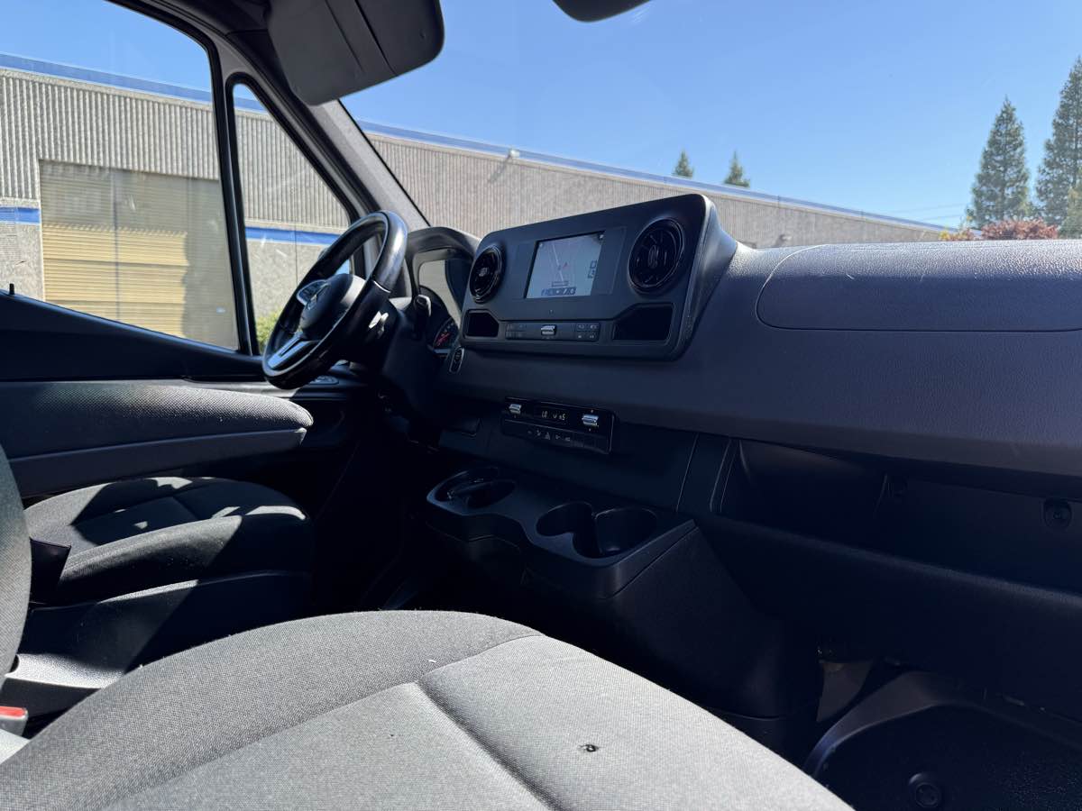 2021 Mercedes Benz Sprinter 2500 photo 8