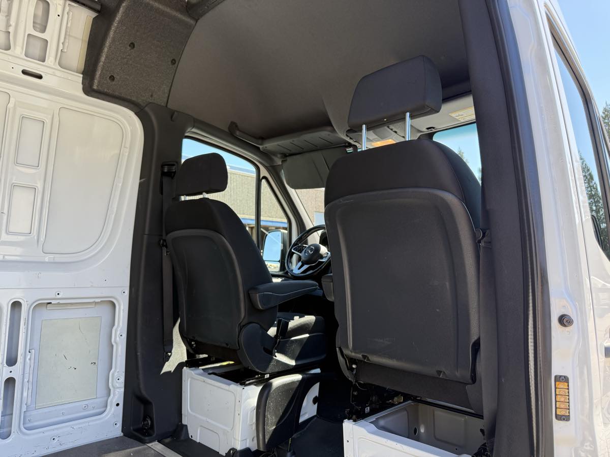 2021 Mercedes Benz Sprinter 2500 photo 14