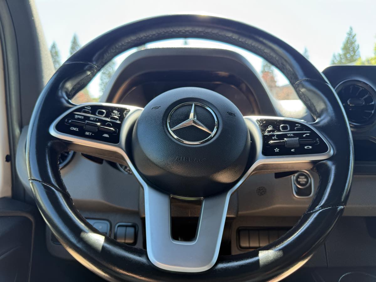 2021 Mercedes Benz Sprinter 2500 photo 18