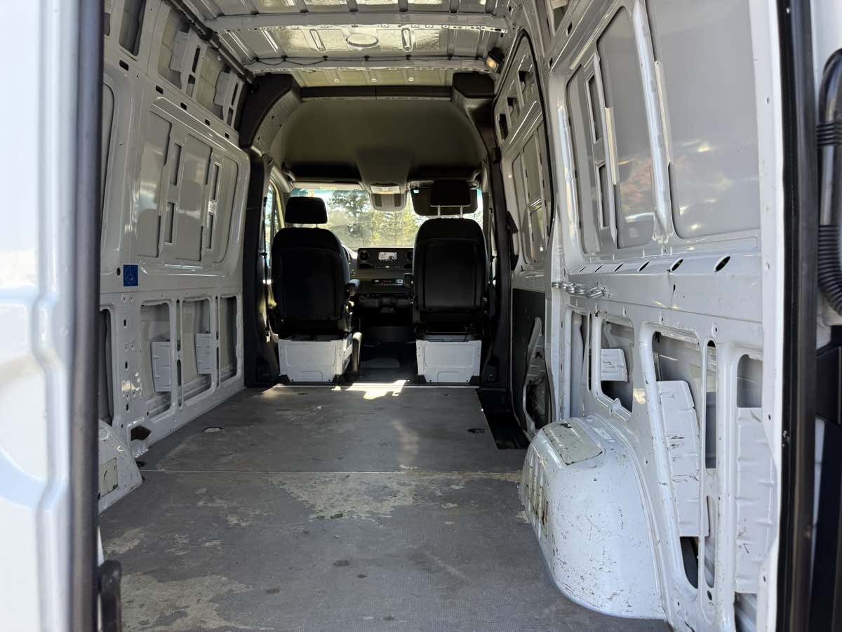 2021 Mercedes Benz Sprinter 2500 photo 32
