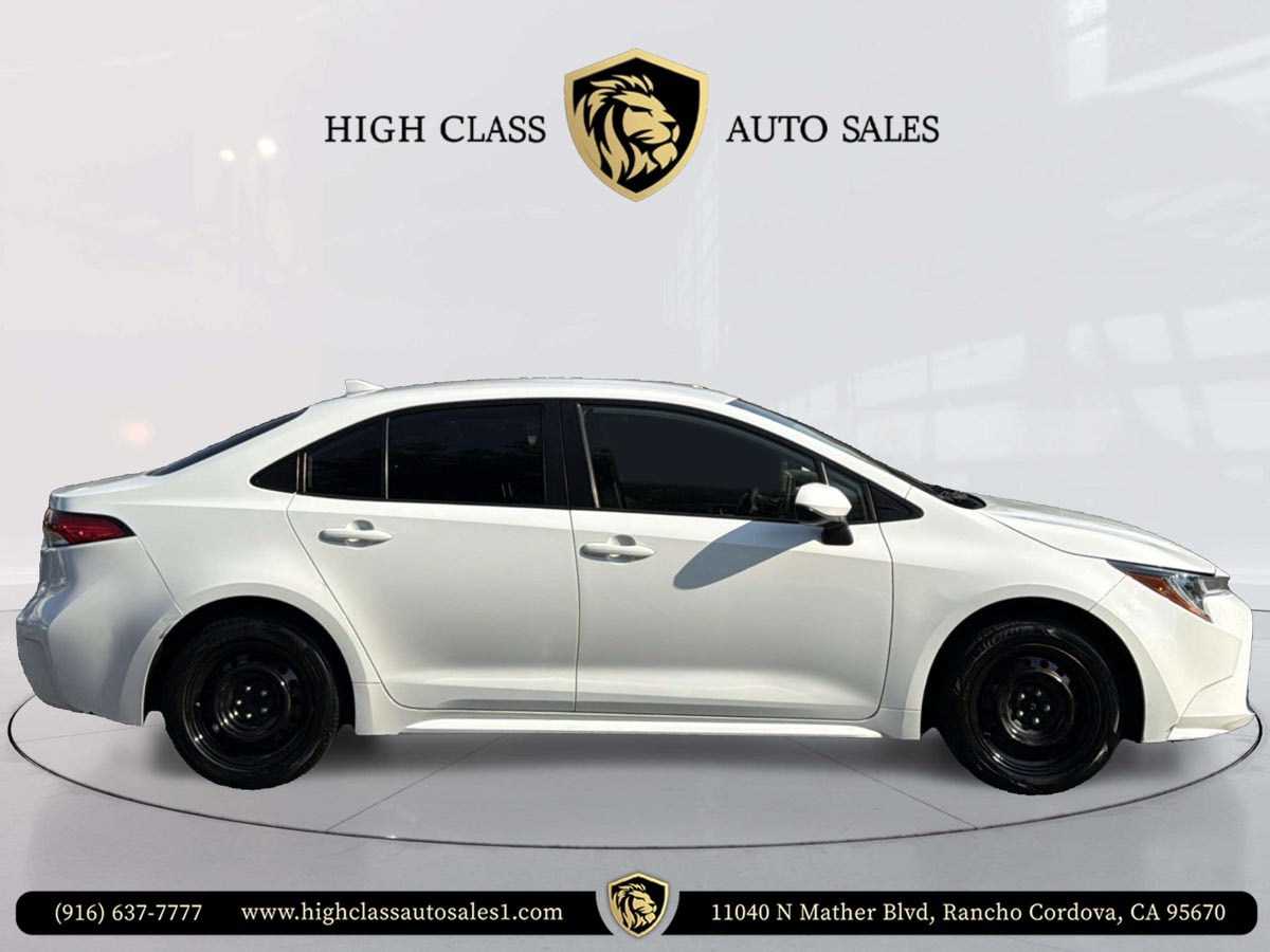 2021 Toyota Corolla LE photo 4