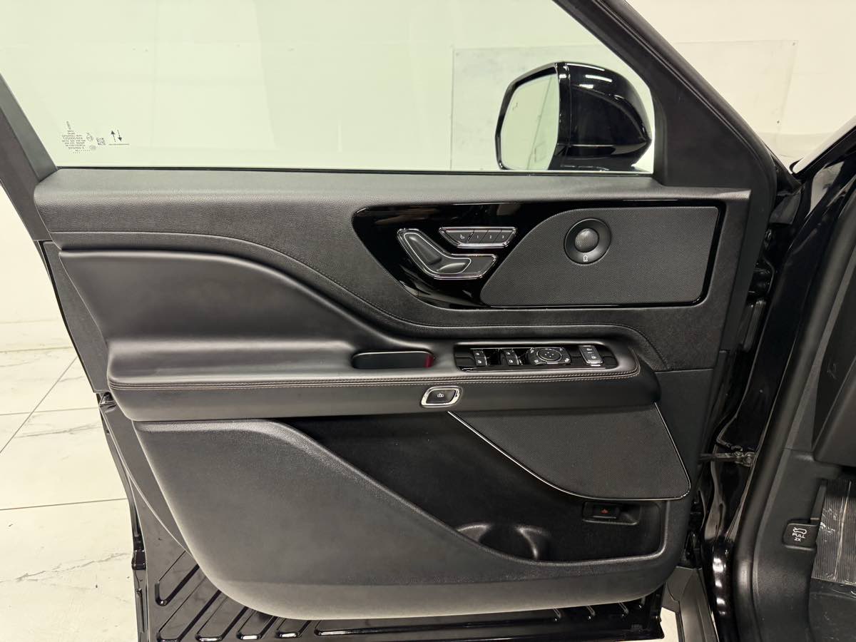 2024 Lincoln Aviator Reserve photo 7