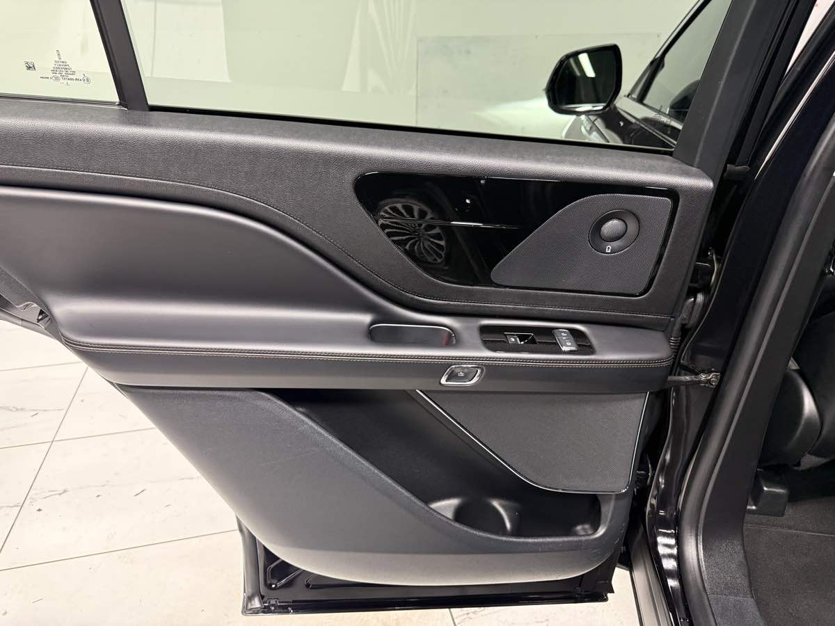 2024 Lincoln Aviator Reserve photo 12