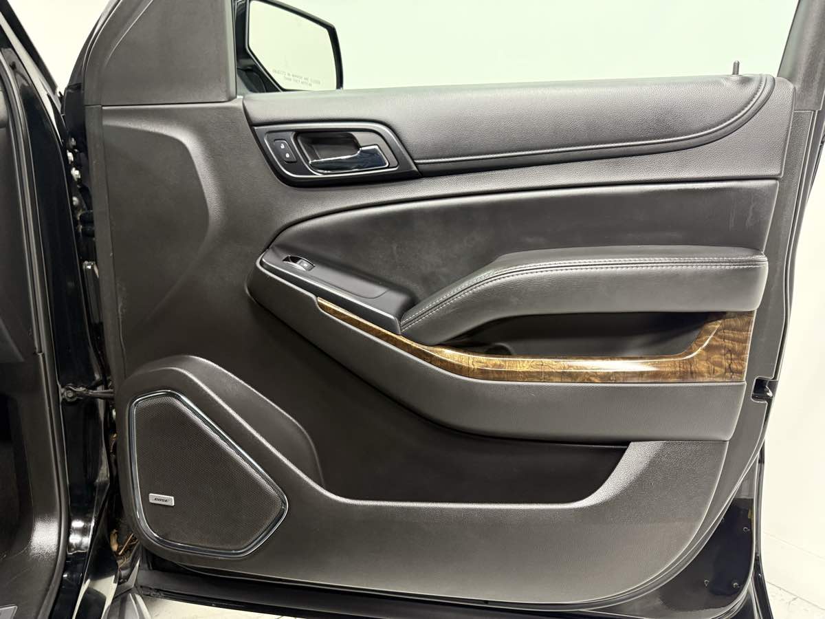 2015 Chevrolet Tahoe LT photo 21