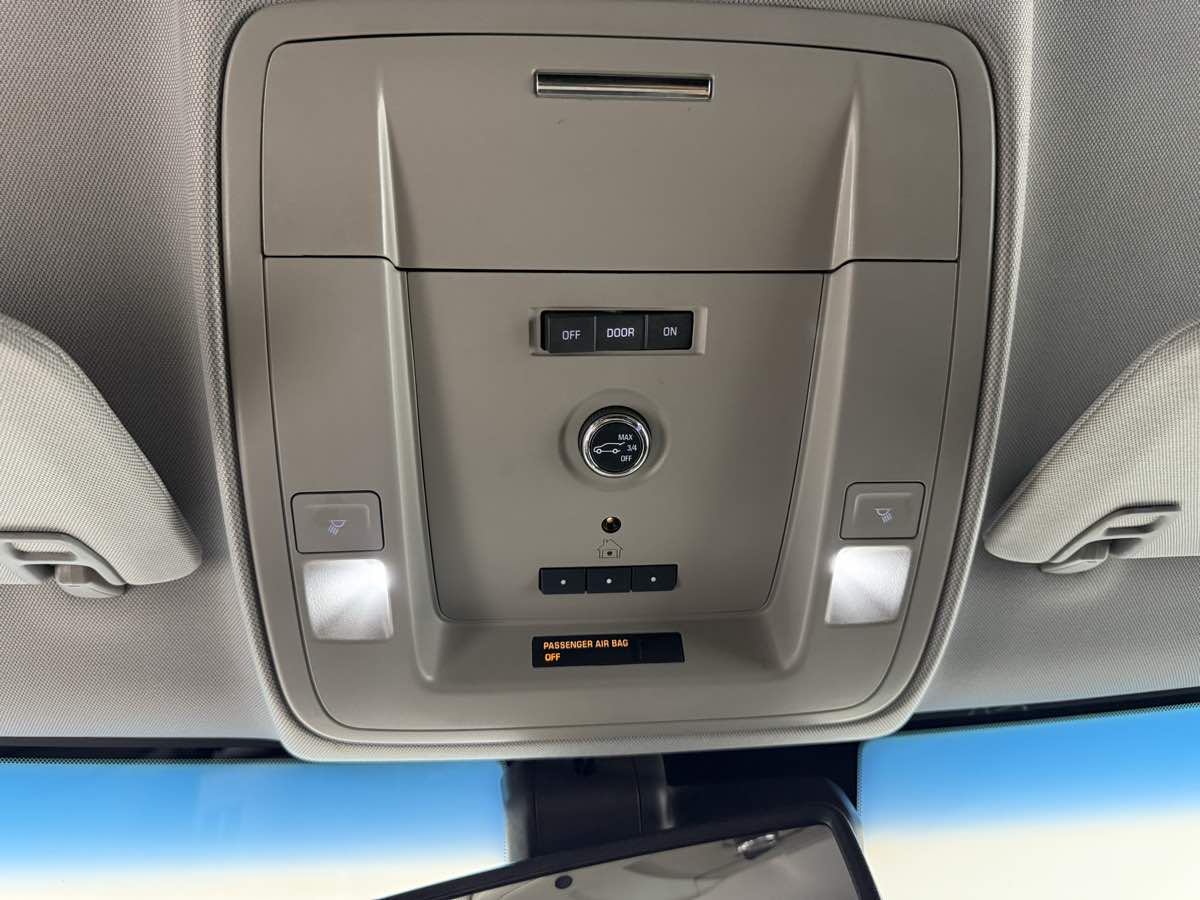 2015 Chevrolet Tahoe LT photo 38