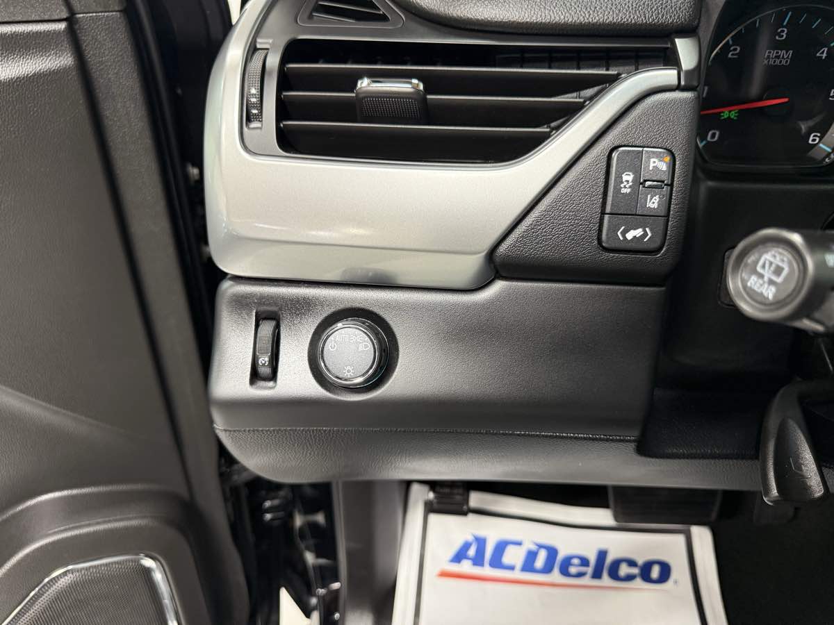 2015 Chevrolet Tahoe LT photo 42