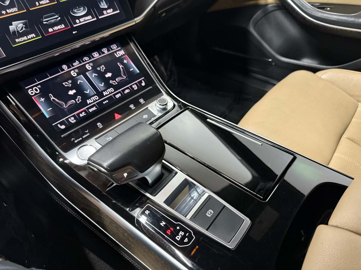 2019 Audi A8 Quattro L photo 32