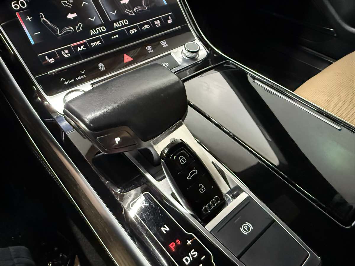 2019 Audi A8 Quattro L photo 35