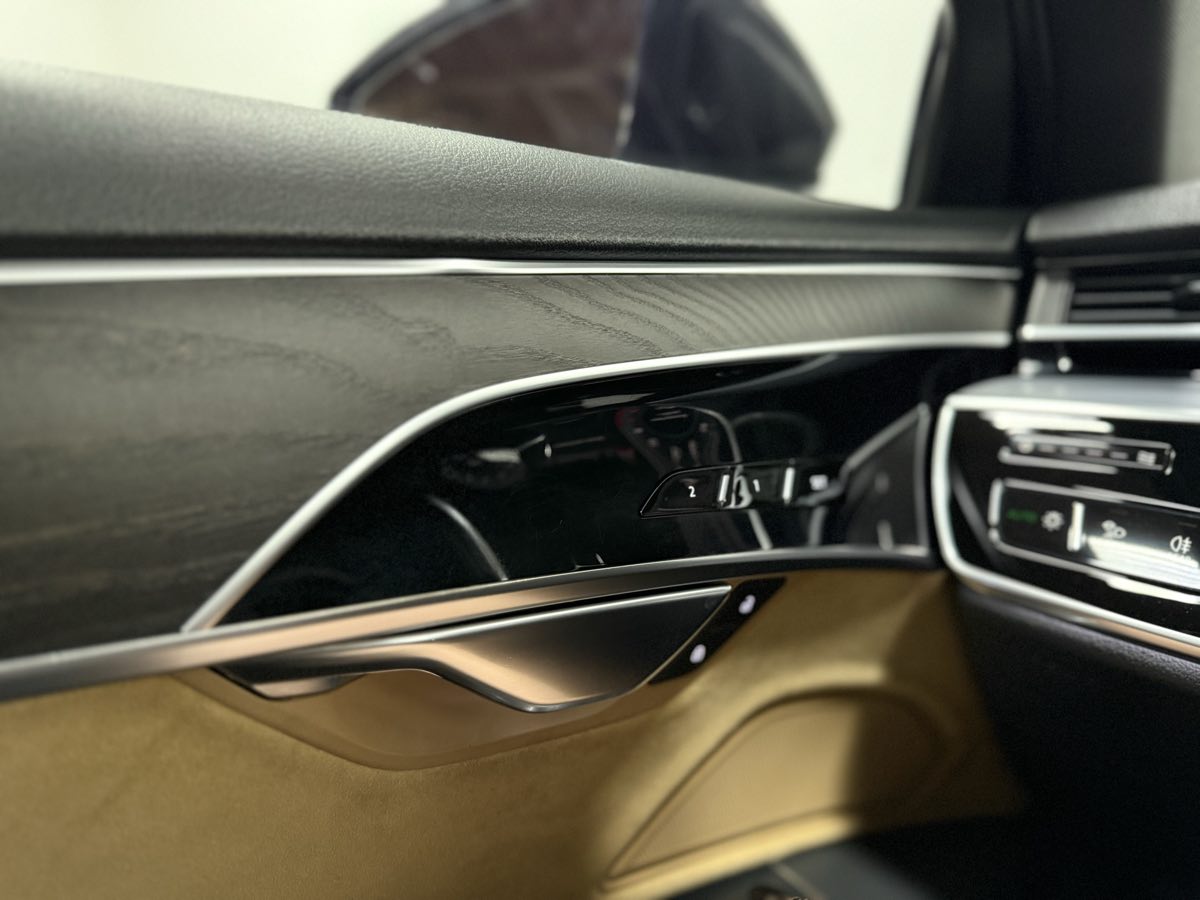 2019 Audi A8 Quattro L photo 39