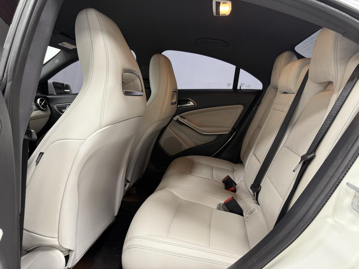 2018 Mercedes Benz CLA 250 photo 11