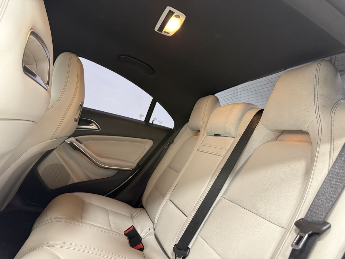 2018 Mercedes Benz CLA 250 photo 12