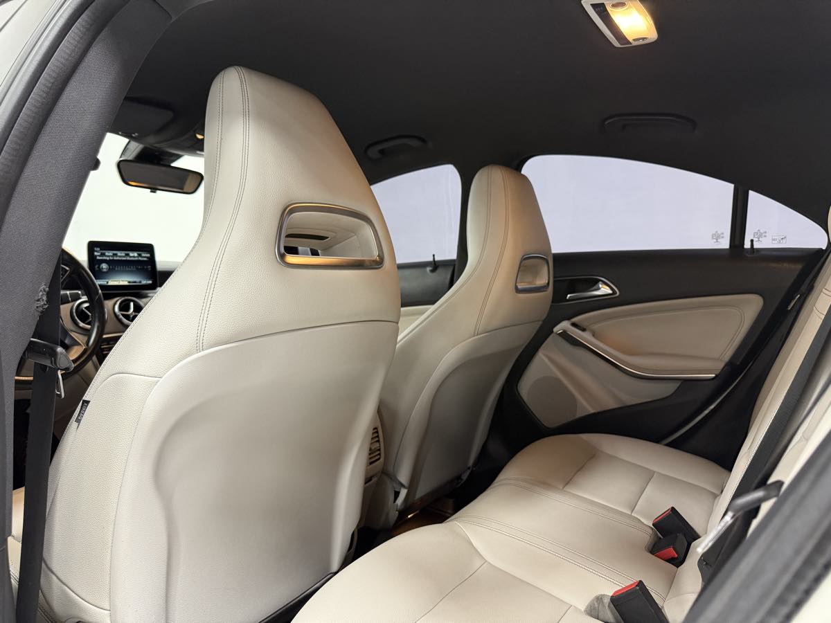 2018 Mercedes Benz CLA 250 photo 13