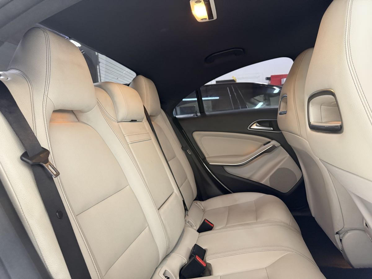 2018 Mercedes Benz CLA 250 photo 15