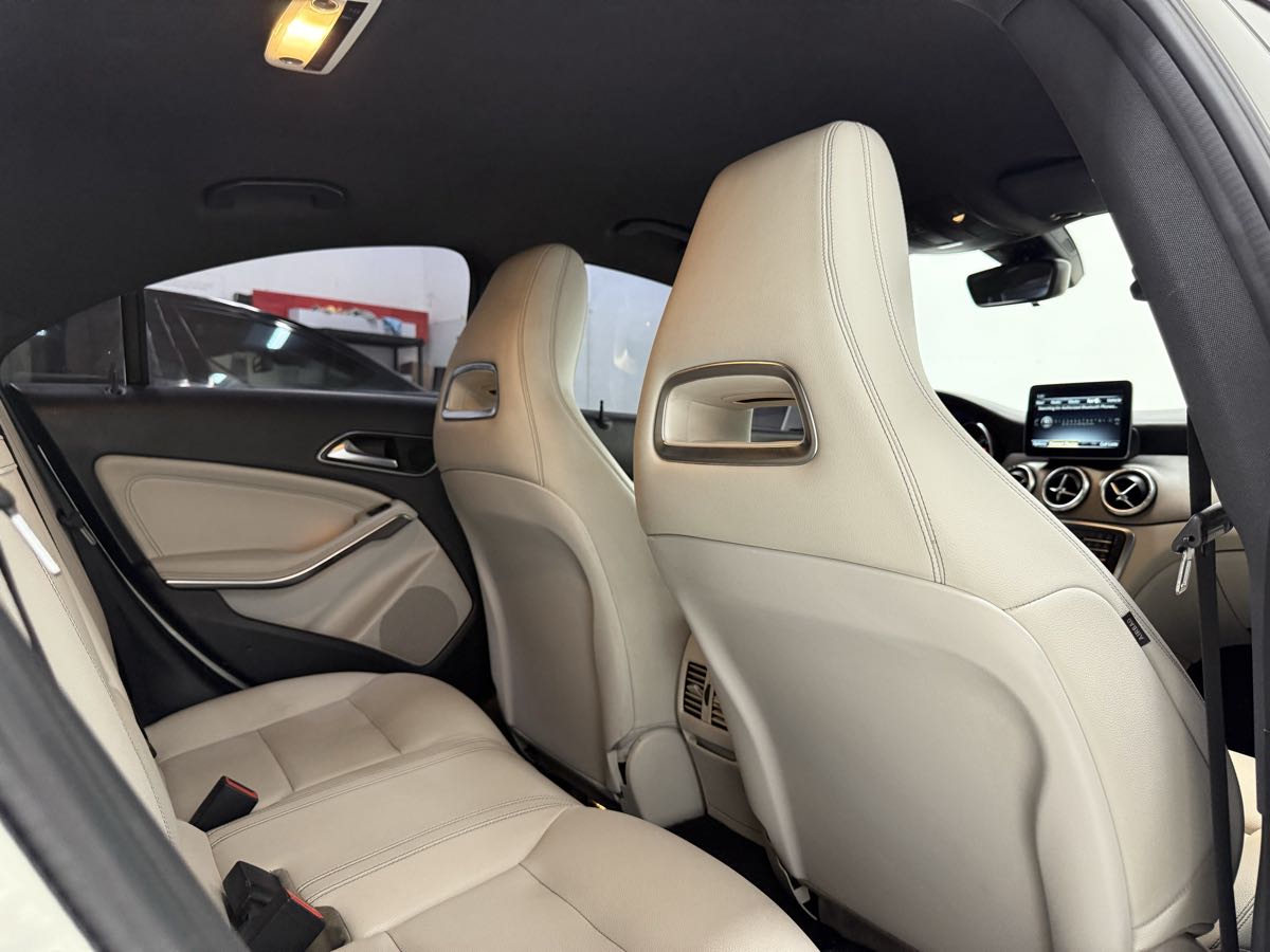 2018 Mercedes Benz CLA 250 photo 16