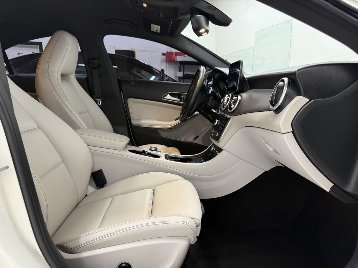 2018 Mercedes Benz CLA 250 photo 17