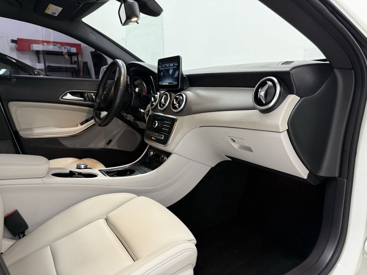 2018 Mercedes Benz CLA 250 photo 19
