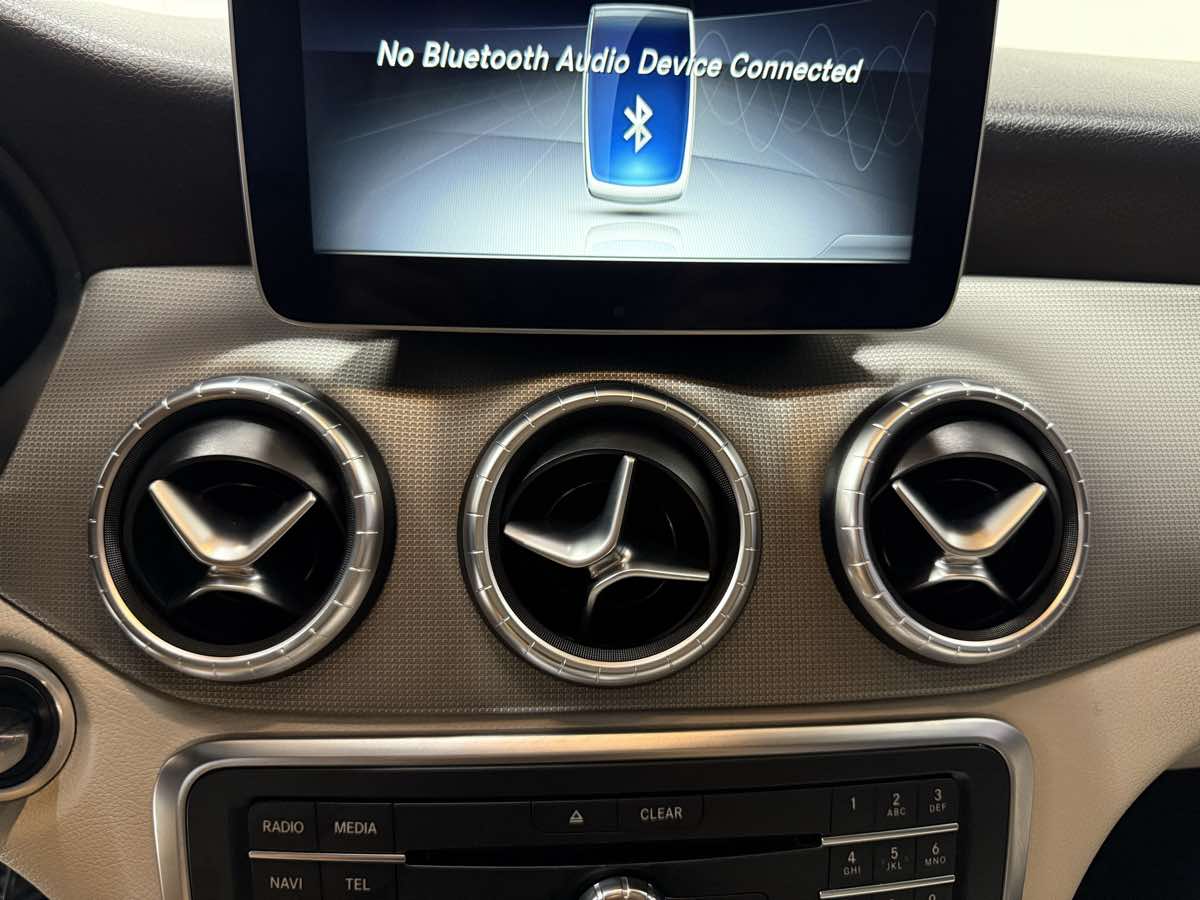 2018 Mercedes Benz CLA 250 photo 21