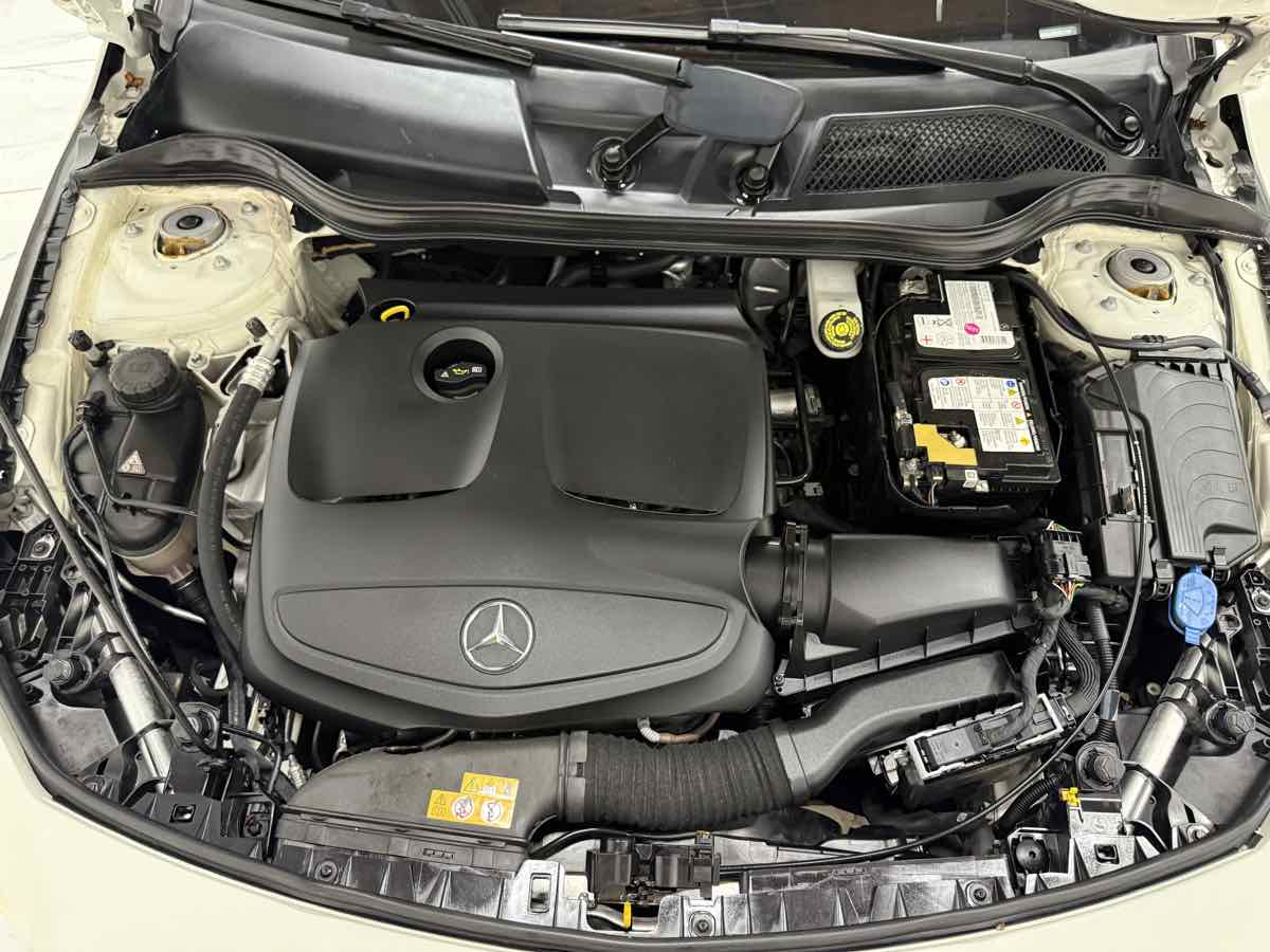 2018 Mercedes Benz CLA 250 photo 30