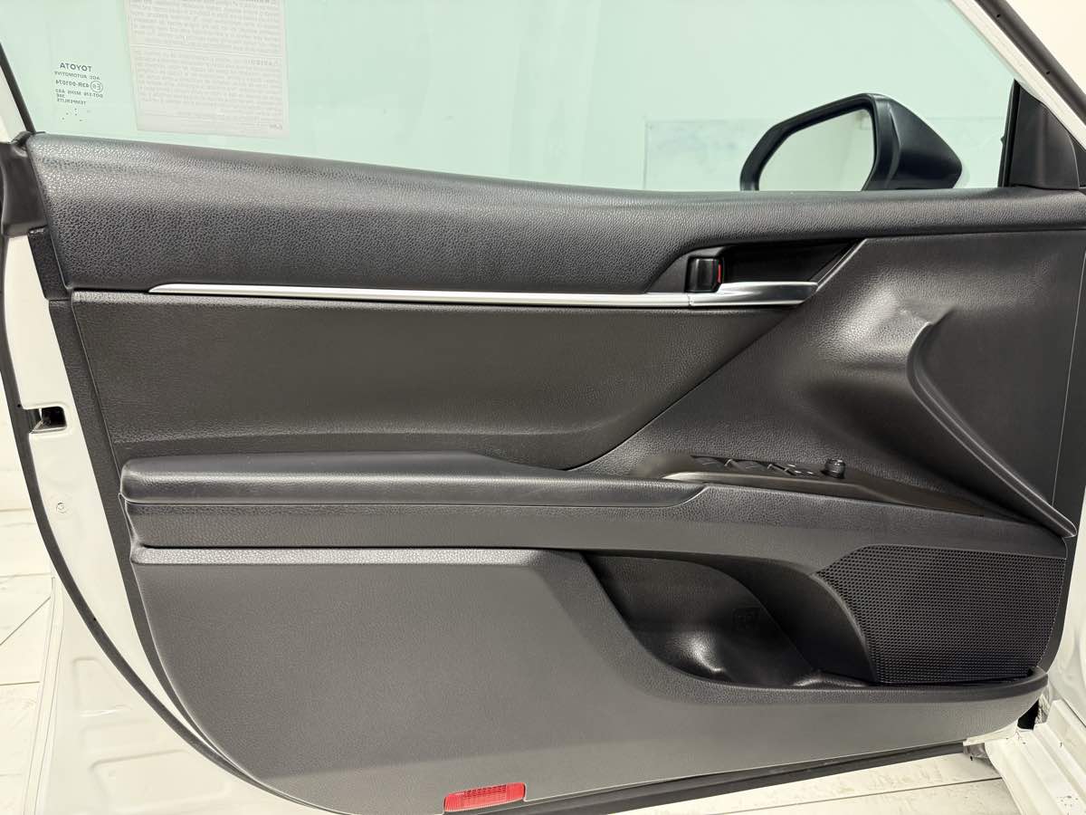 2022 Toyota Camry SE photo 9