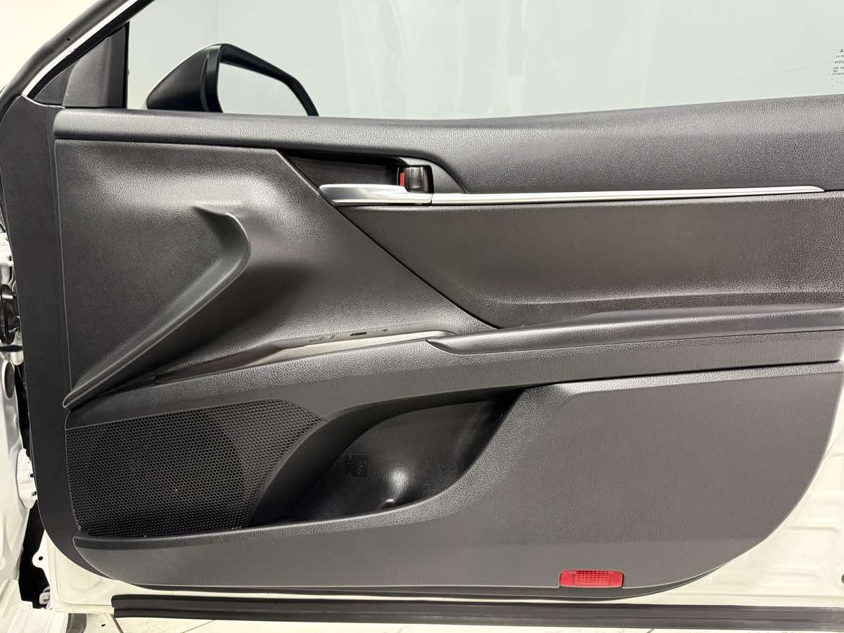 2022 Toyota Camry SE photo 21