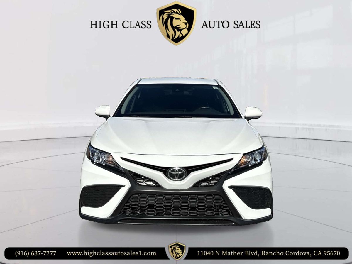 2022 Toyota Camry SE photo 2