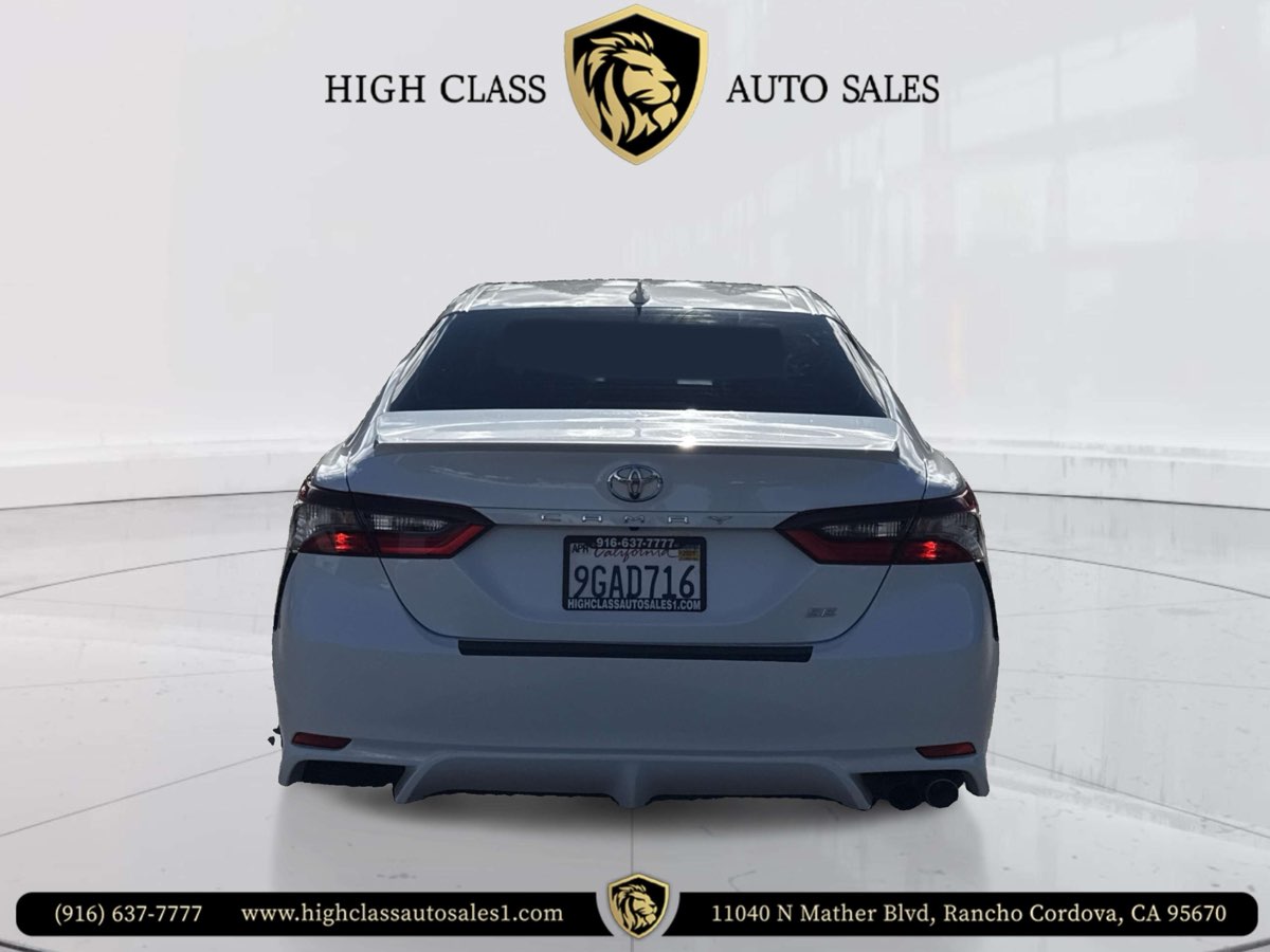2022 Toyota Camry SE photo 7