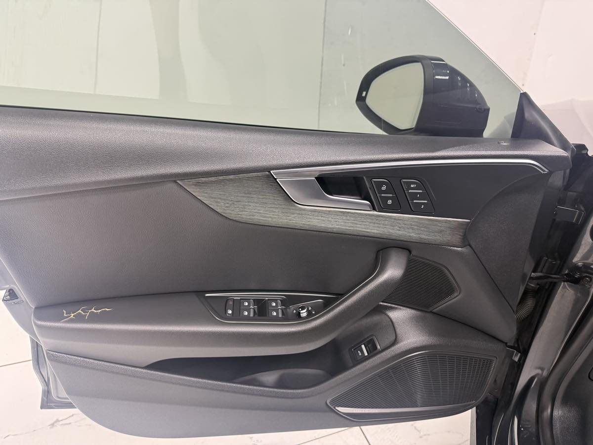 2018 Audi A5 Premium Plus S line Quattro photo 5