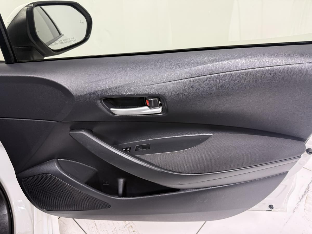 2021 Toyota Corolla Hybrid LE photo 22