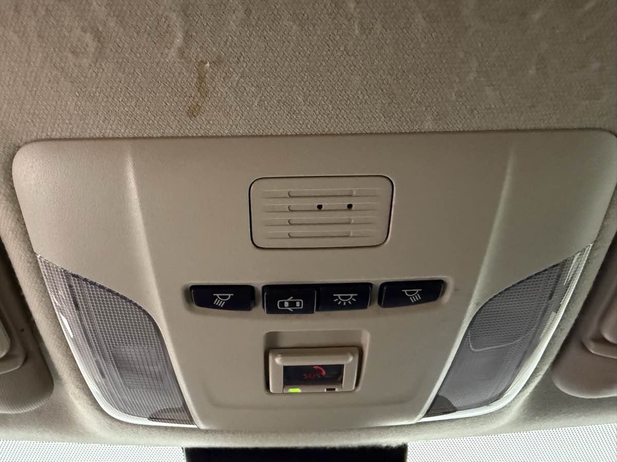2021 Toyota Corolla Hybrid LE photo 32