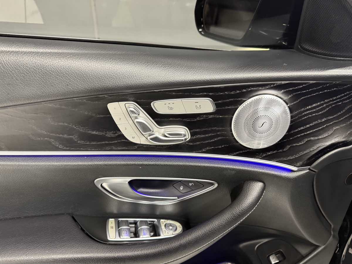 2020 Mercedes Benz E 350 photo 9