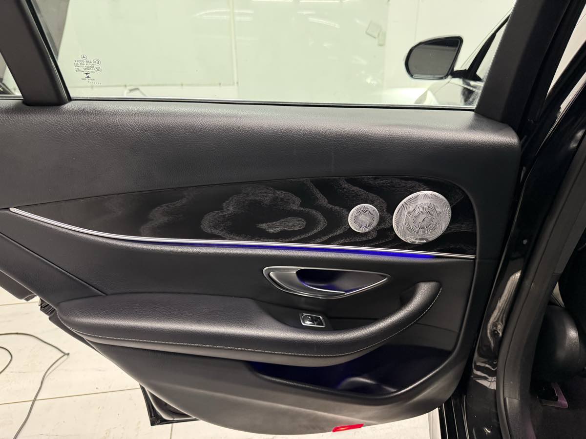 2020 Mercedes Benz E 350 photo 13