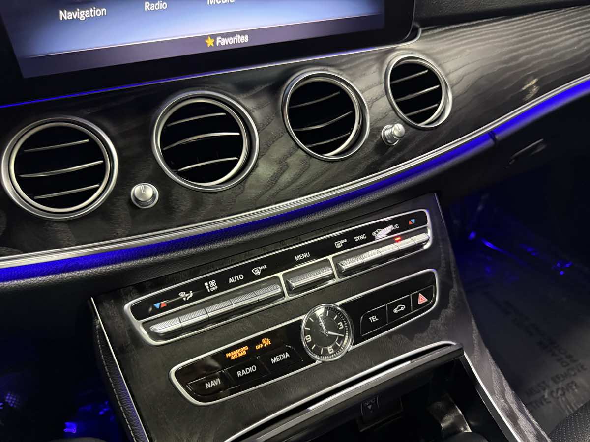 2020 Mercedes Benz E 350 photo 30