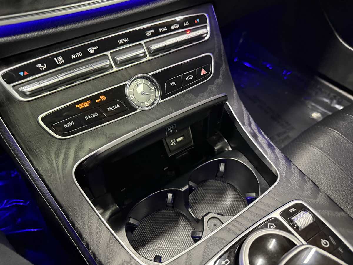 2020 Mercedes Benz E 350 photo 31