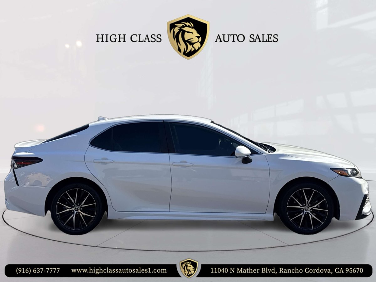 2023 Toyota Camry SE photo 4