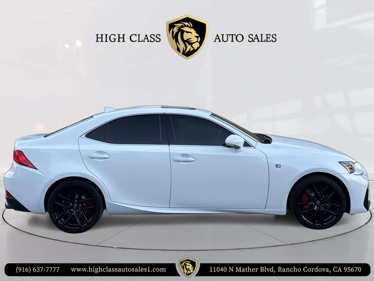 2018 Lexus IS 300 F SPORT photo 4