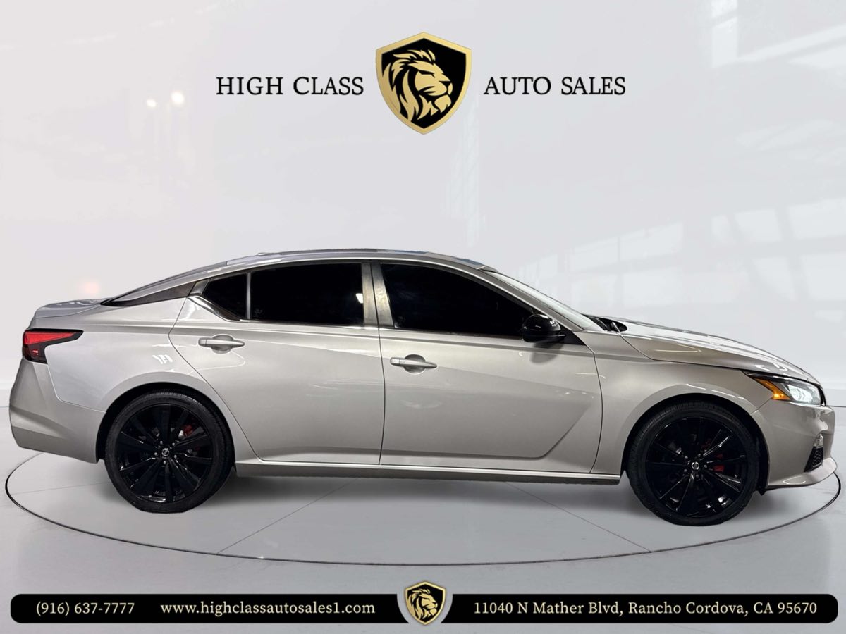 2021 Nissan Altima 2.5 SR photo 3