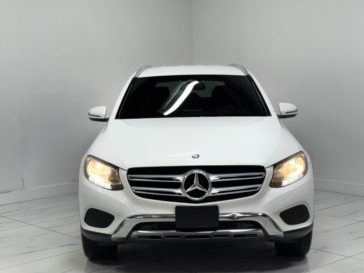 2017 Mercedes Benz GLC 300 photo 3